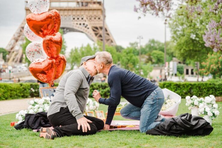 Proposal Picnic Paris / Lgbtqia / Paris Proposal Planner - Enchanting Paris Proposal Experience