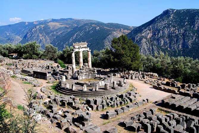Proud Thermopylae & Famous Delphi Oracle in a Private Sightseeing - Explore Ancient Battlefield and City Ruins
