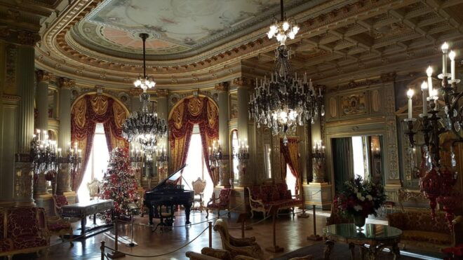 Providence: Christmas at the Newport Rhode Island Mansions - Newports Gilded Age Mansions