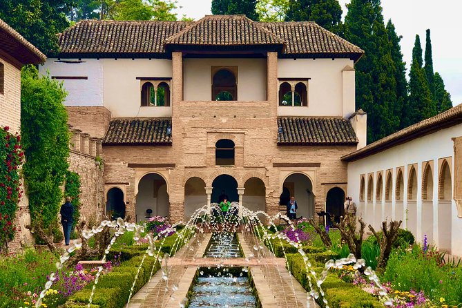 Przewodzony Spacer Po Alhambrze Z Polskim Przewodnikiem. - SzczegółY DotycząCe WejśCia I Spotkania