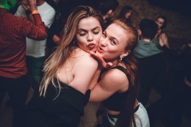 Pub Crawl 1hr Unlimited Beer + Vodka Then Clubs in Katowice - Customer Feedback