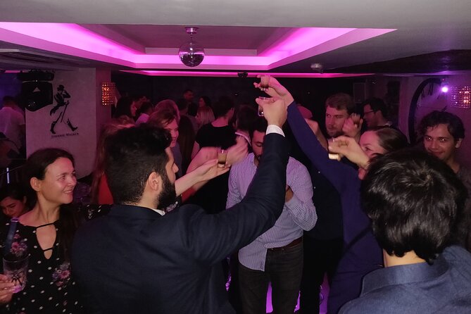 Pub Crawl Dubai: Private, Birthdays & Corporate Events - Unforgettable Pub Crawls for Birthdays and Corporate Events