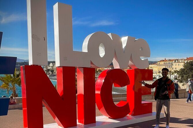 Pub Crawl Nice : Drink, Laugh, Meet the World - The Sum Up