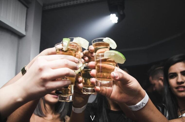 Pub Crawl Nice: Free Shots,Best Bar, Secret Surprise With Us - The Perfect Night Out for Everyone