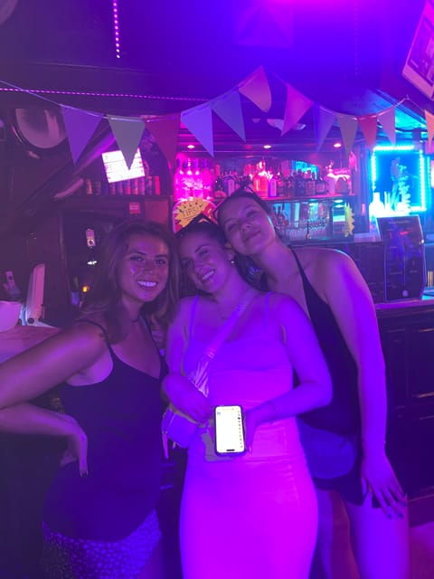 Pub Crawl Paris: Drink, Laugh, Meet the World - Who Should Join the Pub Crawl