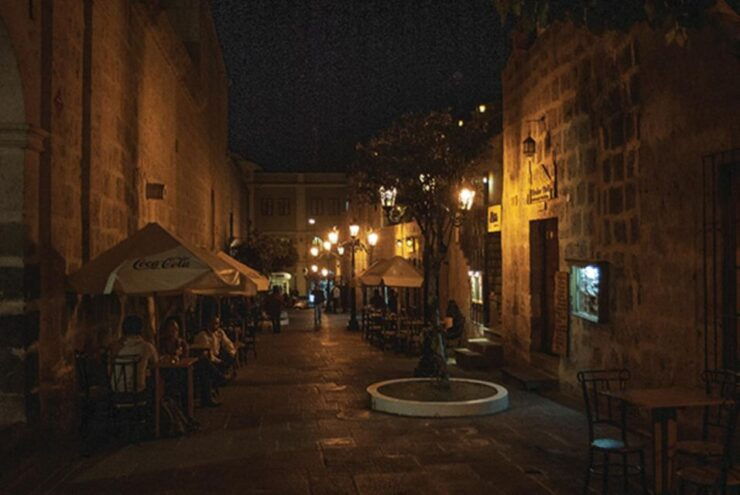 Pub Crawl Tour in Arequipa With Drinks and VIP Access. - Tour Highlights
