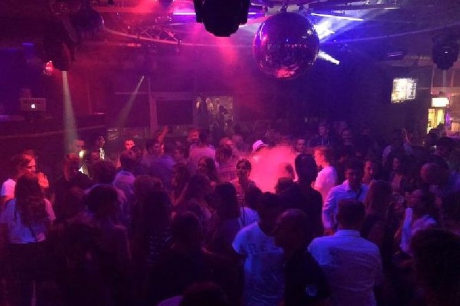 Pub Crawl - Ultimate Party Pub Crawl Incl. One-Hour Drinks Flat Rate - Reviews and Testimonials