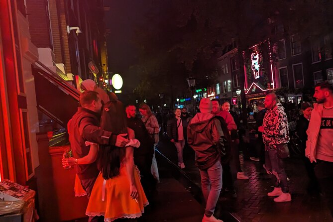 Pub Crawl With Beer Maid in Red Light District- Amsterdam (3h) - The Sum Up