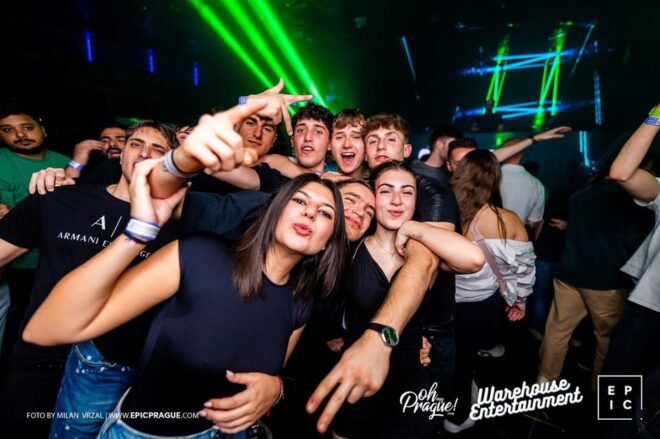 Pub Crawl With Shots and Night Club I Prague - Highlights of the Night