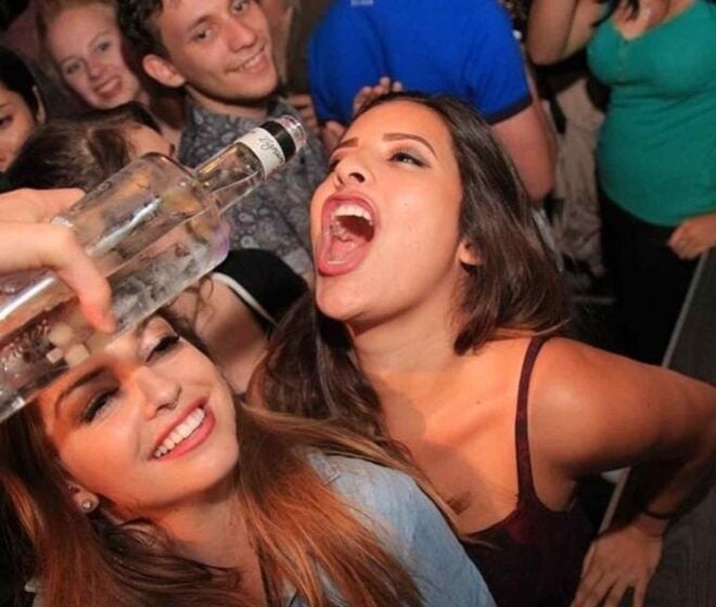 Pubcrawl Barcelona by E-volve - Features and Experience