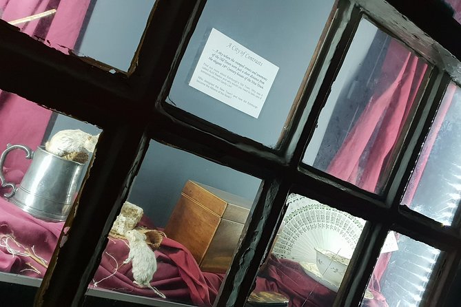 Public Guided Tour of Edinburgh at a Minimum Price - in English - Pricing and Guarantee