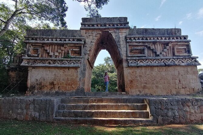 Pucc Route Mayan Archaeological Ruins: Uxmal, Kabah, Sayil and Labnah - An In-Depth Look at the Puuc Route Archaeological Tour
