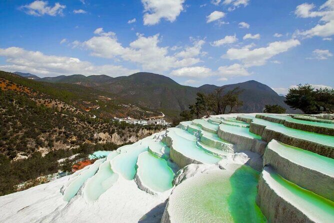 Pudacuo White Water Terrace and Tiger Leaping Gorge Private Tour - Tiger Leaping Gorge – A Thrilling Natural Wonder