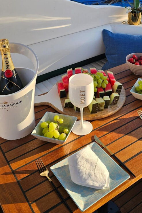 Puerto Banús: 4 Hour Luxury Yacht Excursion in Puerto Banús - Experience Highlights