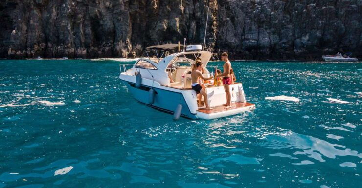 Puerto Colón: Coastal Boat Cruise With Swimming and Snacks - Booking Details