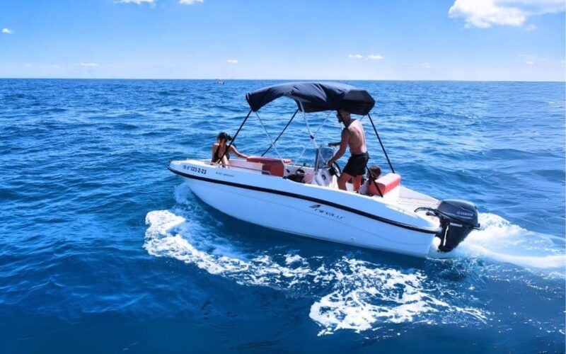 Puerto Colon: the Nina Boat Self-Drive, No License Tenerife - Boat Features and Amenities