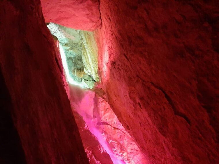 Puerto De San Miguel: Can Marçá Cave Guided Tour With Entry - Tour Guide Qualifications and Languages Offered