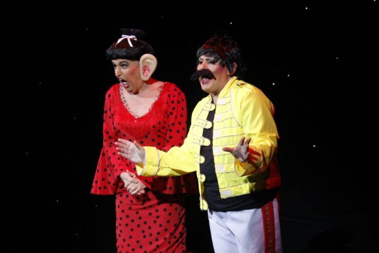 Puerto Del Carmen: Music Hall Tavern Comedy Drag Dinner Show - Ticket Details