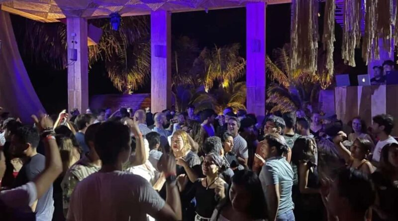 Puerto Escondido Pub Crawl - The Value of the Experience