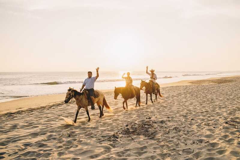 Puerto Escondido: Sunset Horse Back Riding Tour - Authentic Insights from Reviewers