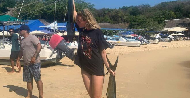Puerto: Fishing Experience Marlin, Sailfish, Tuna or Dorado - Equipment and Amenities