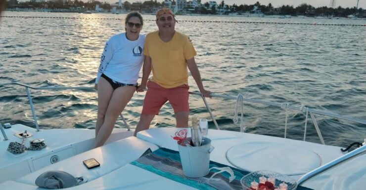 Puerto Morelos: Romantic Yacht Ride at Sunset - Pricing and Reservation