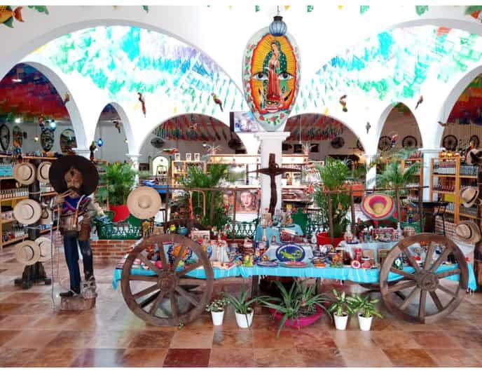 Puerto Morelos: Shopping Tour & Cenotes Kin Ha - Shopping Experience