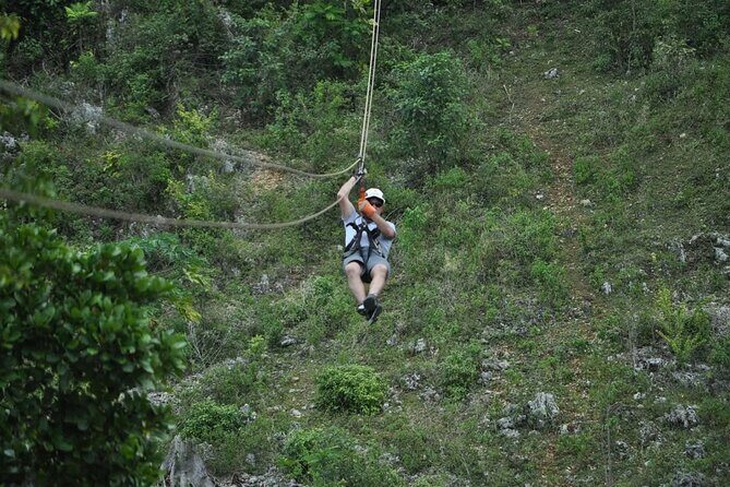 Puerto Plata: Tour Damajagua Waterfalls and Zip Line with Lunch - Exploring the Damajagua Waterfalls and Zip Line Tour