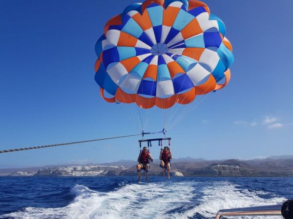 Puerto Rico De Gran Canaria : Parasailing - Location and Directions