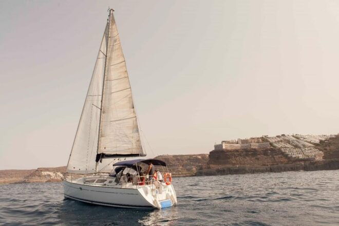 Puerto Rico: Sailing Excursion With Swim, Drinks and Tapas. - Group Size and Language