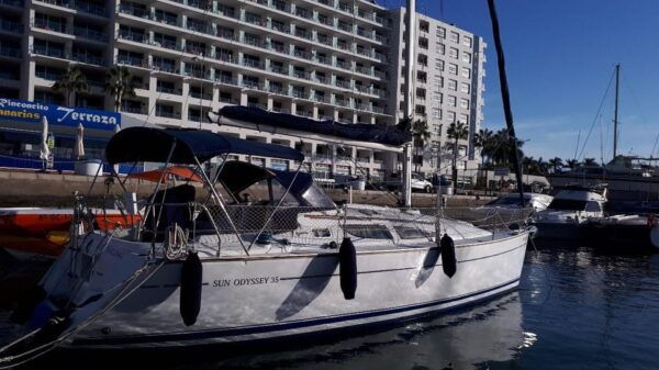 Puerto Rico: Sailing Excursion With Swim, Drinks and Tapas. - Included and Optional Amenities
