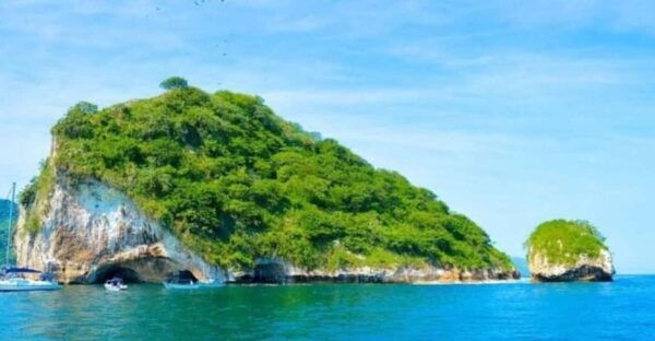 Puerto Vallarta: Beach, Breakfast, Lunch & Open Bar - Waterfall Adventure Option