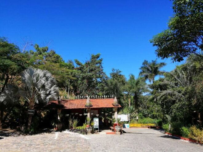 Puerto Vallarta: Botanical Gardens Tour & Culinary Adventure - Hacienda Del Oro Restaurant