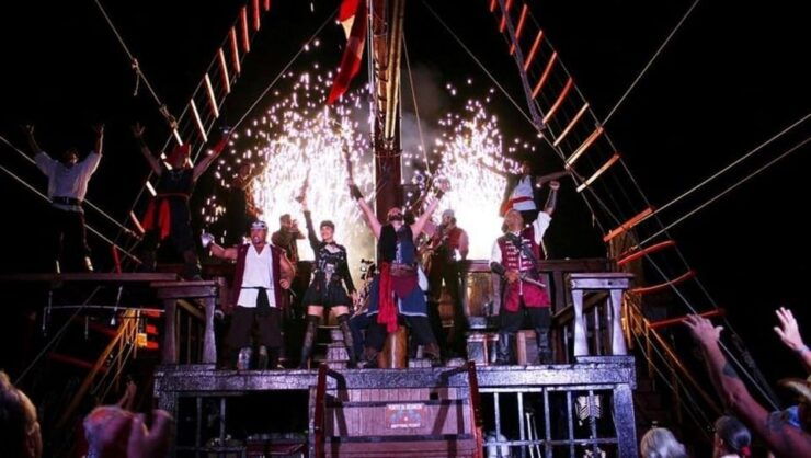 Puerto Vallarta: Dinner Under the Sea - Exhilarating Pirate Show Performances