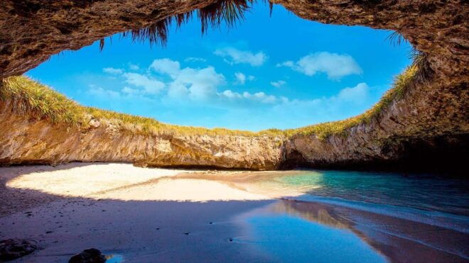 Puerto Vallarta: Discover the Hidden Beach - Snorkeling the Cave Formations