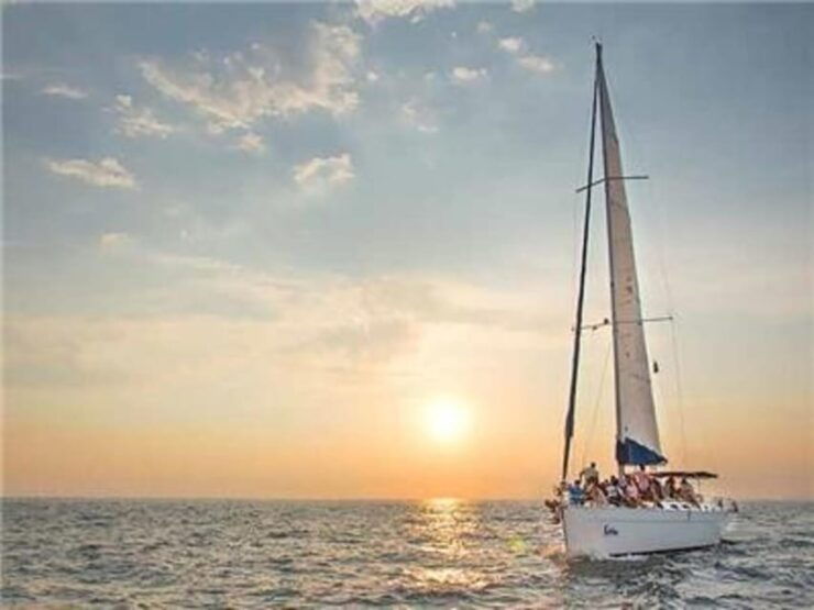 Puerto Vallarta: Luxury Sunset Sailing - Sailing Experience