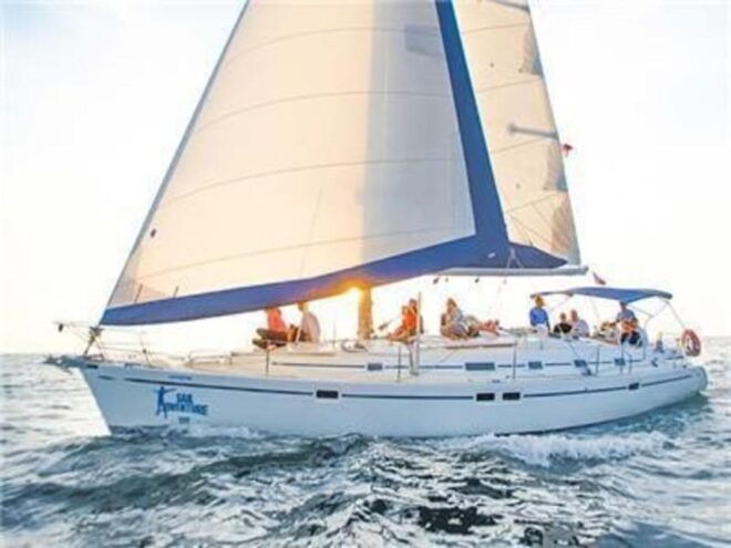Puerto Vallarta: Luxury Sunset Sailing - Culinary Delights