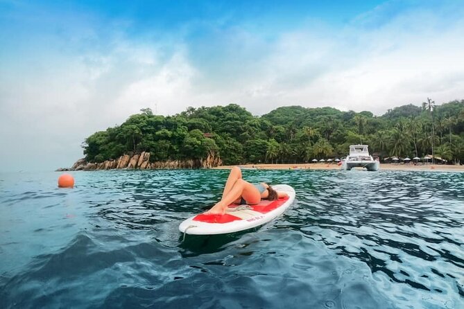 Puerto Vallarta Luxury Yacht and Snorkel Tour - Crew and Service