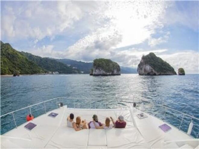 Puerto Vallarta: Luxury Yacht & Snorkel Tour - Whale and Dolphin Sightings