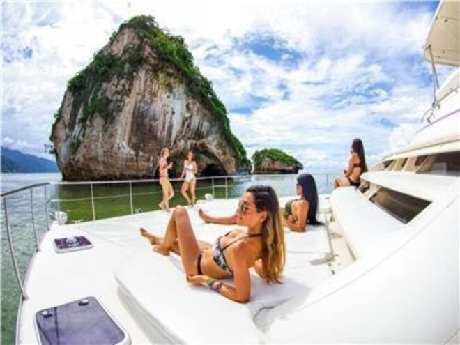 Puerto Vallarta: Luxury Yacht & Snorkel Tour - Frequently Asked Questions