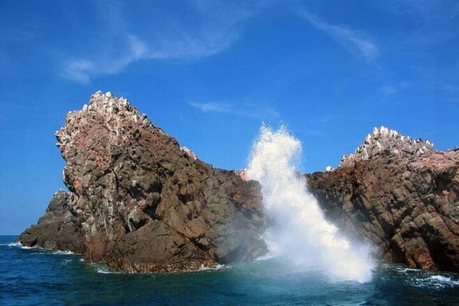 Puerto Vallarta: Marietas Islands Tour - Onboard Experience