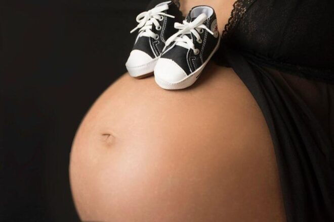 Puerto Vallarta: Pregnancy Photo Session - Bringing Unique Props