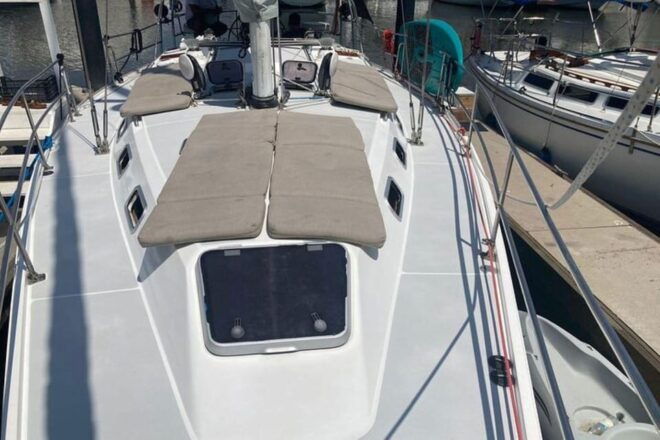 Puerto Vallarta: Private Sunset Sailboat Tour - Languages and Guide