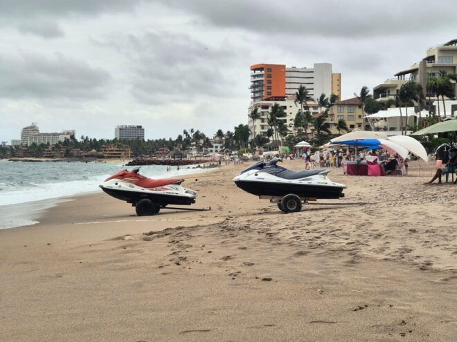 Puerto Vallarta: Rent a Jet Ski - Ride Along the Boardwalk