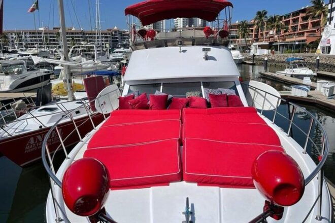 Puerto Vallarta: Renting the Bertram Yacht 58 Feet - Itinerary and Exploration