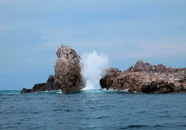 Puerto Vallarta: Snorkeling, Beach, Sailing to Marietas Park - Location and Accessibility
