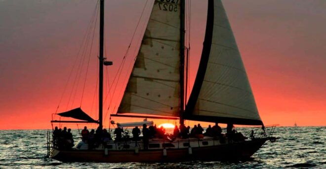 Puerto Vallarta: Sunset Sail - Onboard Amenities