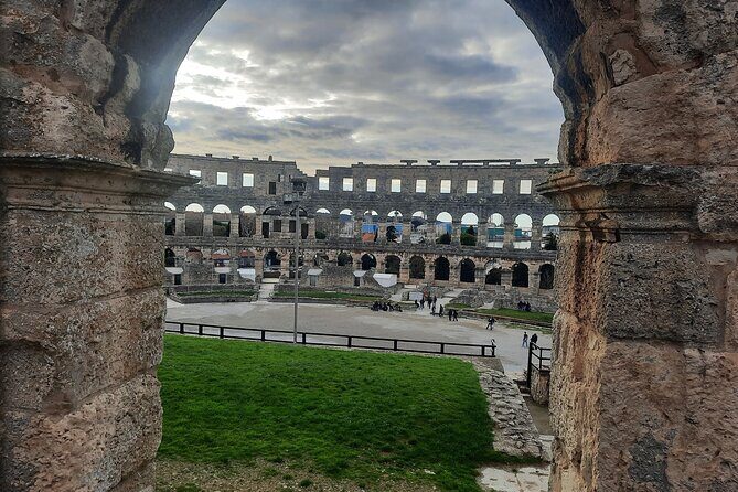 Pula 2 Hour Private Tour in English or Czech Language - The Itinerary: What You’ll See and Why It Matters