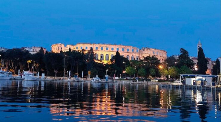 Pula: Harbor Cruise With Unlimited Drinks - Languages and Audio Guide