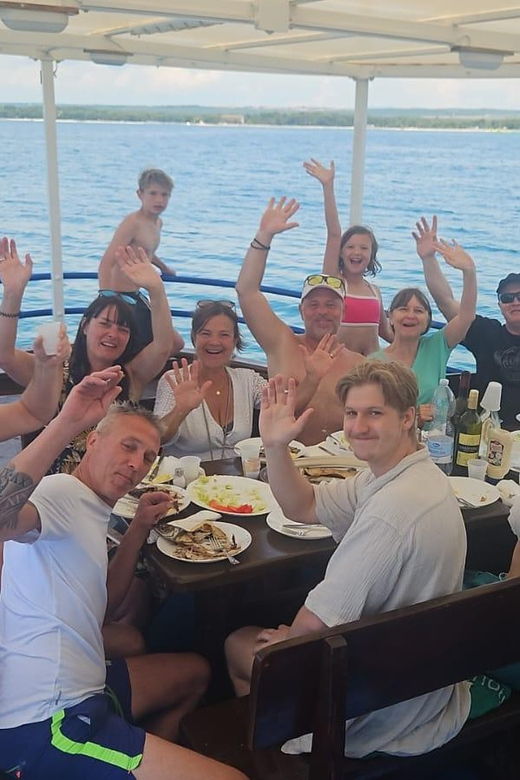 Pula: Private Dolphins & Sunset Tour With Dinner & Drinks - Practical Details and Considerations